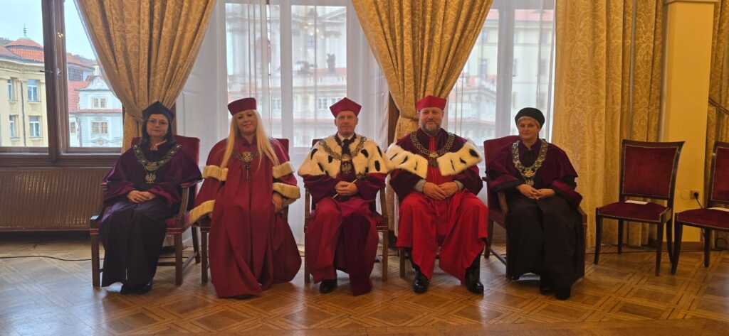Władze uczelni na Inauguracji roku akademickiego w Pradze