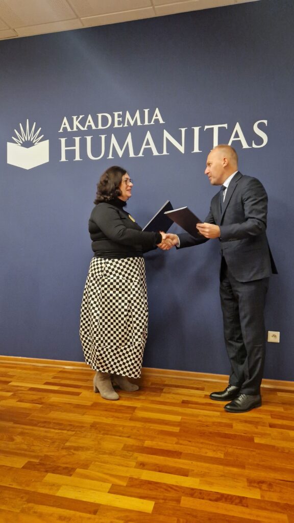Podpisanie porozumienia w Akademii Humanitas.