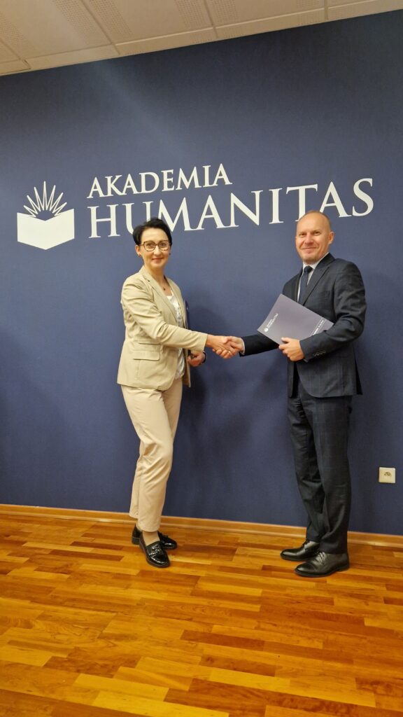 Podpisanie porozumienia w Akademii Humanitas.
