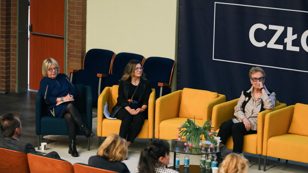 Zdjęcia z konferencji pedagogicznej - Na pograniczu Nauk