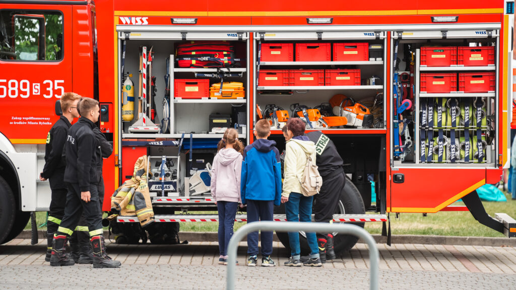 Zdjęcie wozu strażackiego z Pikniku Naukowego w Rybniku