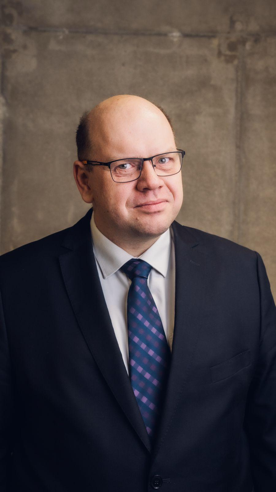 dr Grzegorz Wrona