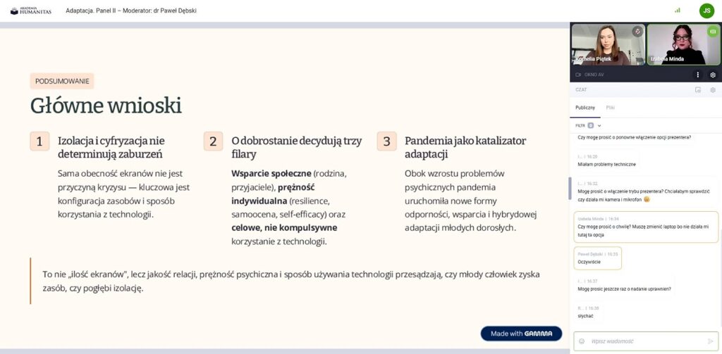 Zrzut ekranu z panelu online Akademii Humanitas „Adaptacja. Panel II”. Na slajdzie widoczne jest podsumowanie „Główne wnioski” dotyczące izolacji i cyfryzacji, dobrostanu oraz pandemii jako katalizatora adaptacji; po prawej stronie znajduje się okno wideokonferencji z prowadzącymi i czatem uczestników.